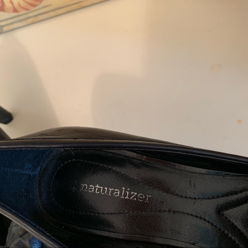 Naturalizer black leather bow shoes size 6M - Picture 3 of 9